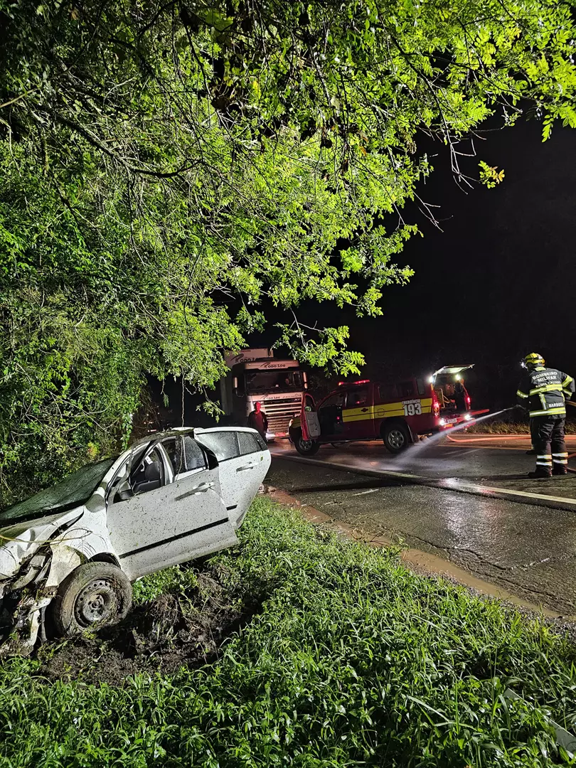 Colisão na BR-280 em Mafra deixa dois jovens feridos